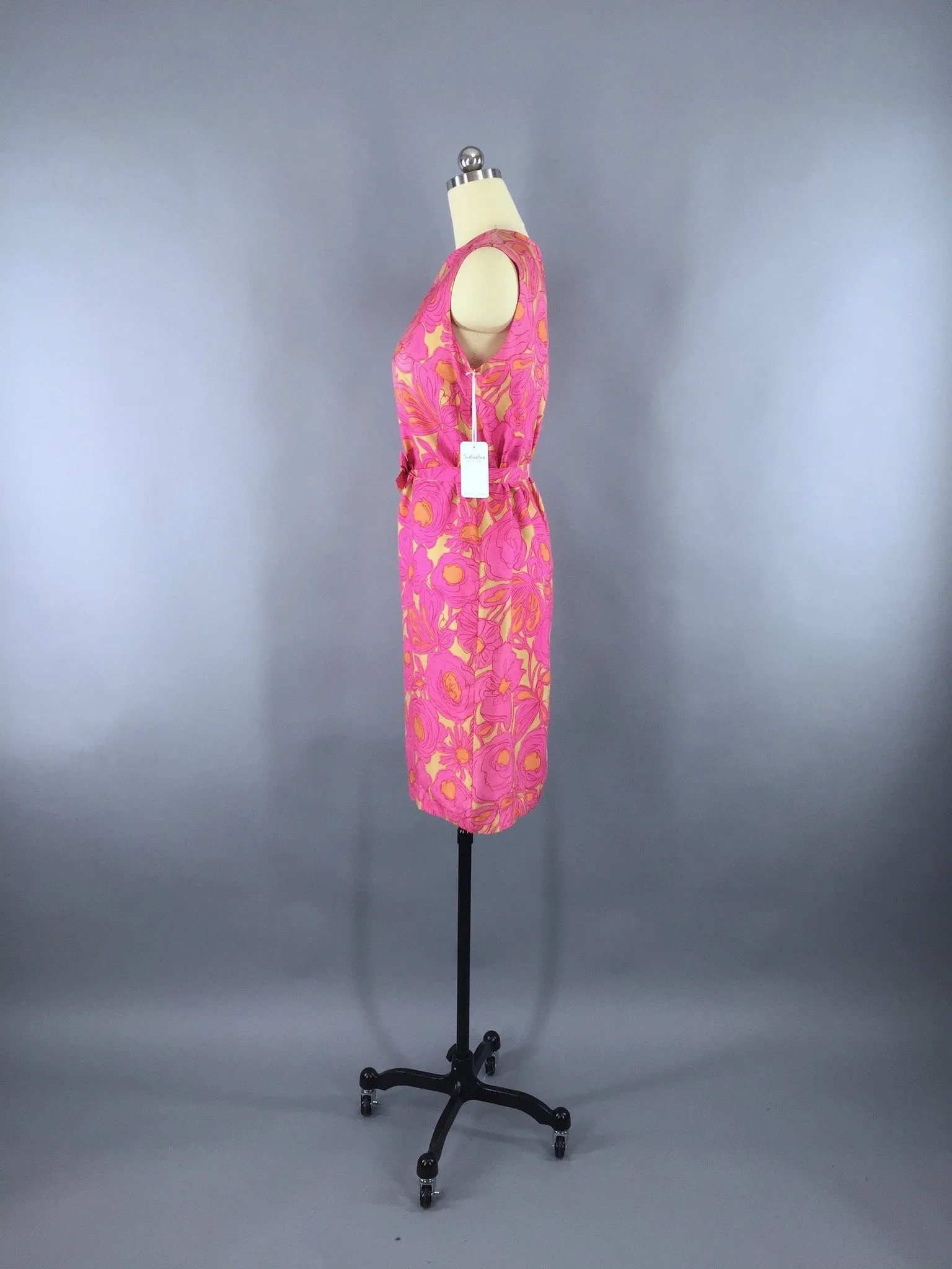 1960s Vintage Preppy Pink Floral Silk Shift Dress