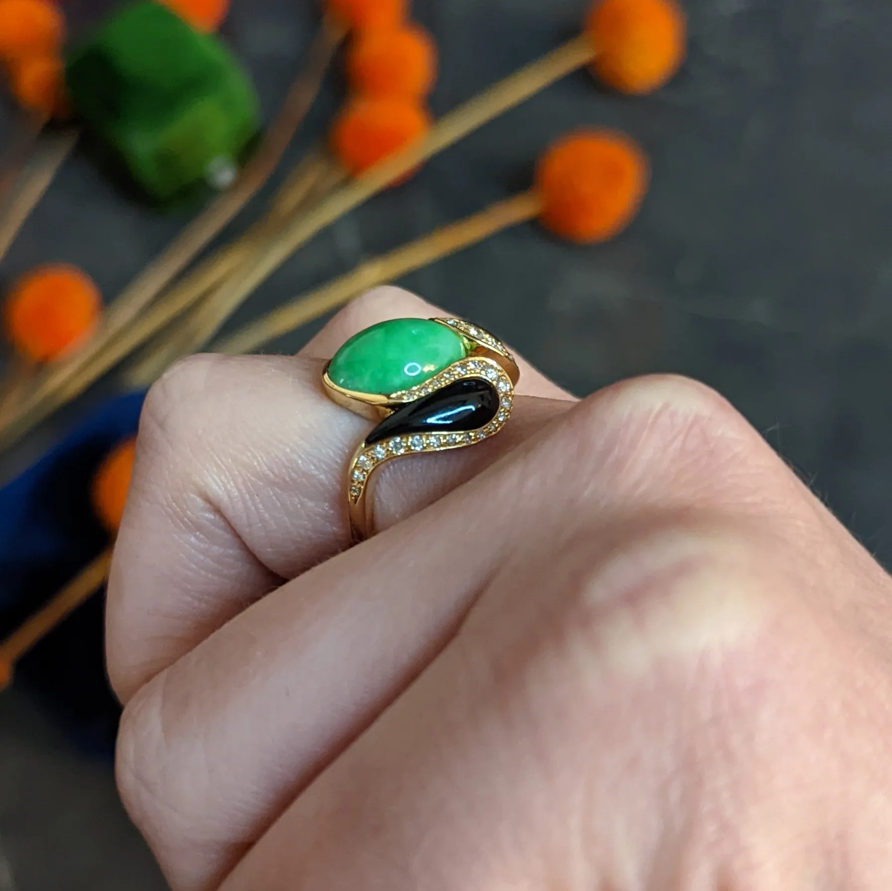 1980's Vintage Jade Onyx Diamond 18 Karat Two-Tone Gold Bypass Ring