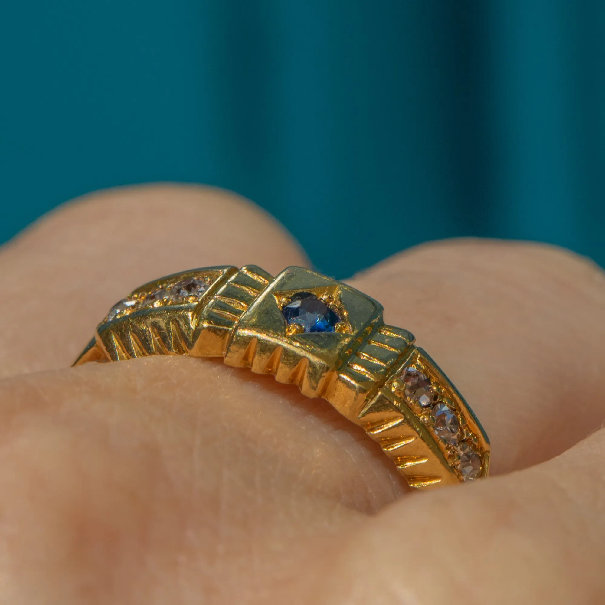 Antique 18ct Gold Sapphire Diamond Gypsy Ring