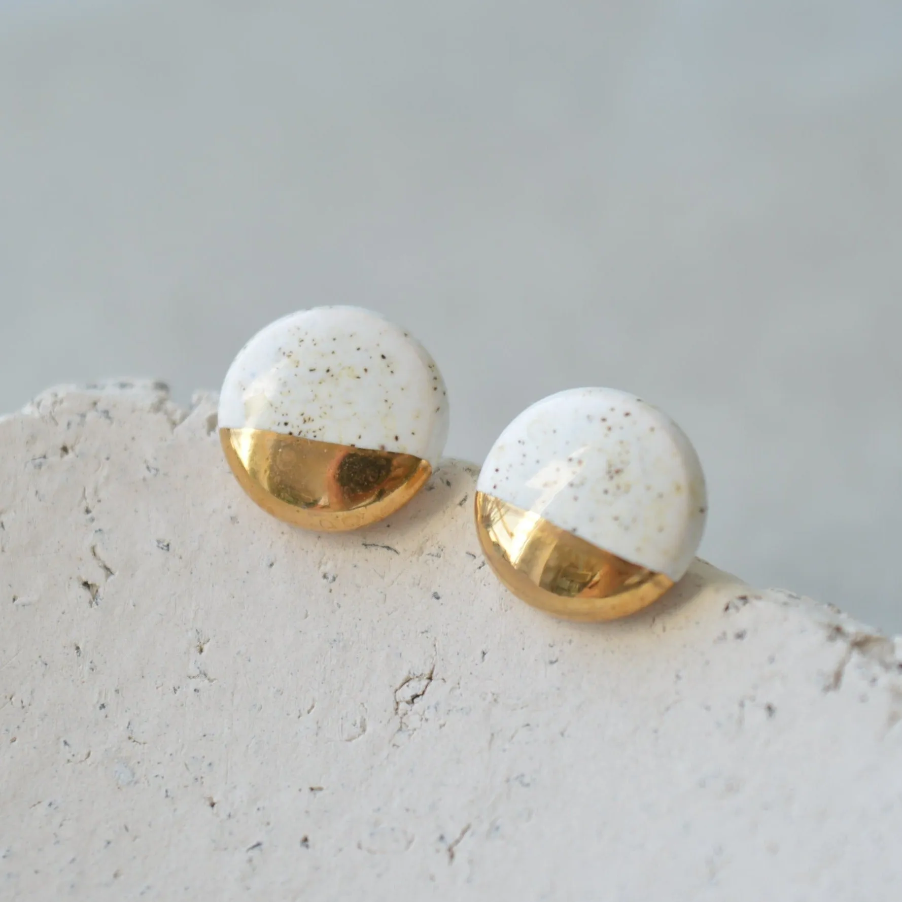 Stud earrings No. 35