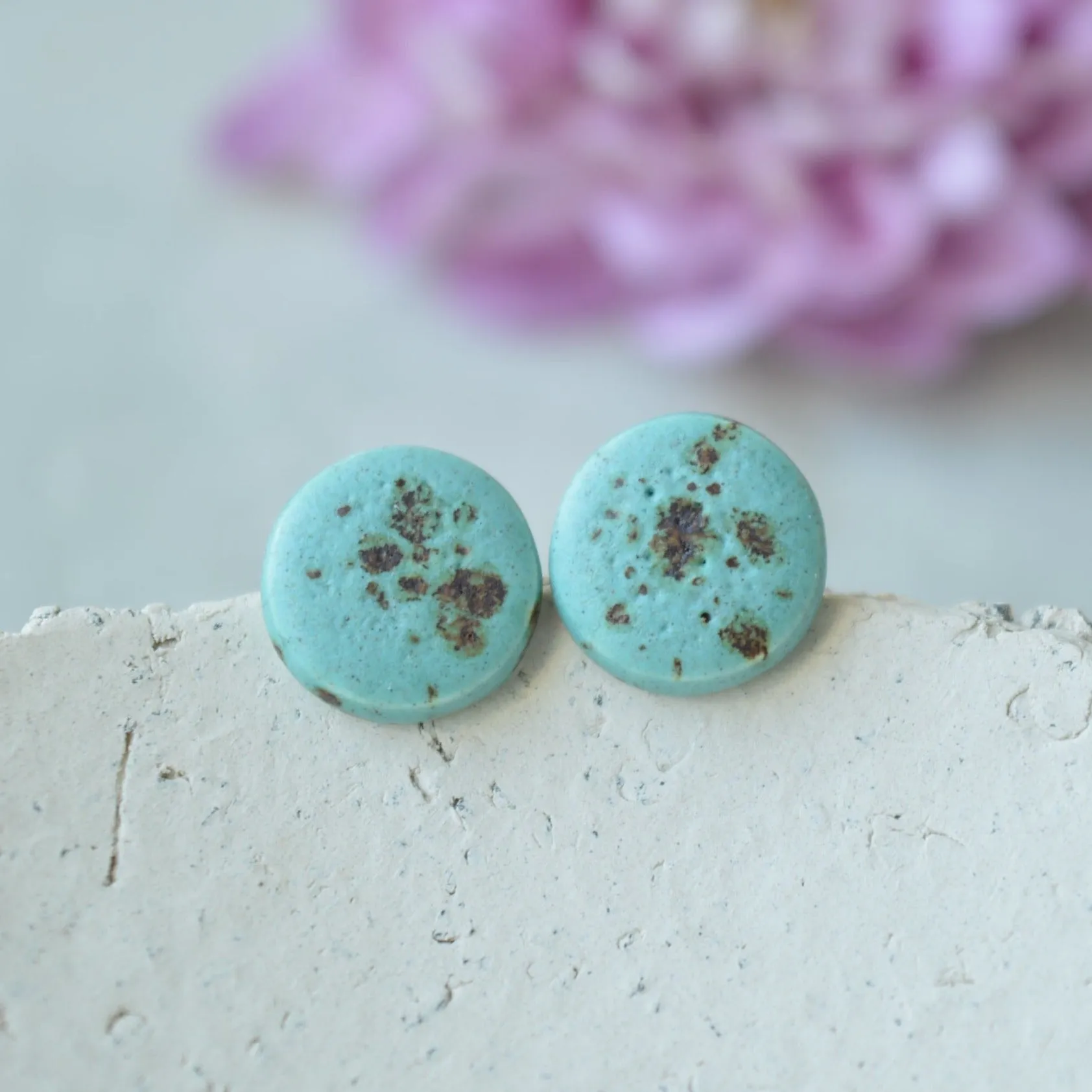 Stud earrings No. 37